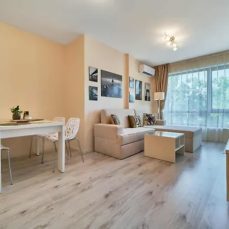 South Bay - Monk Apartmán Varna